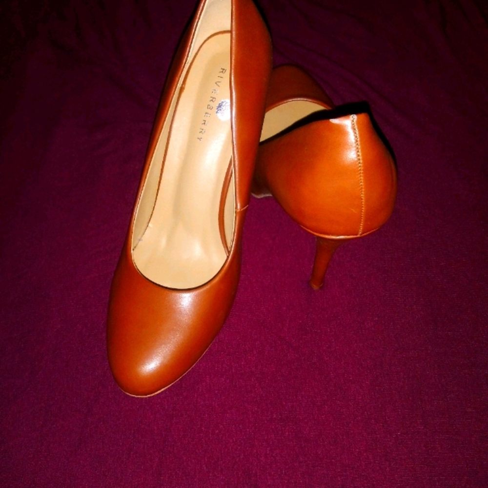 Woman's Heels - Picture 3 of 6